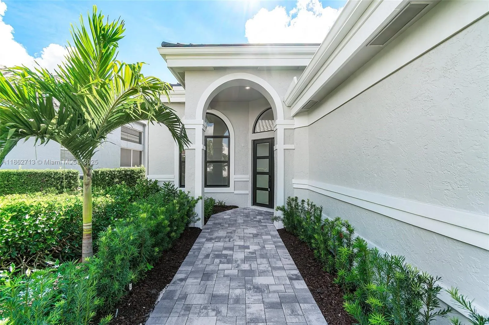 118 Emerald Key Ln