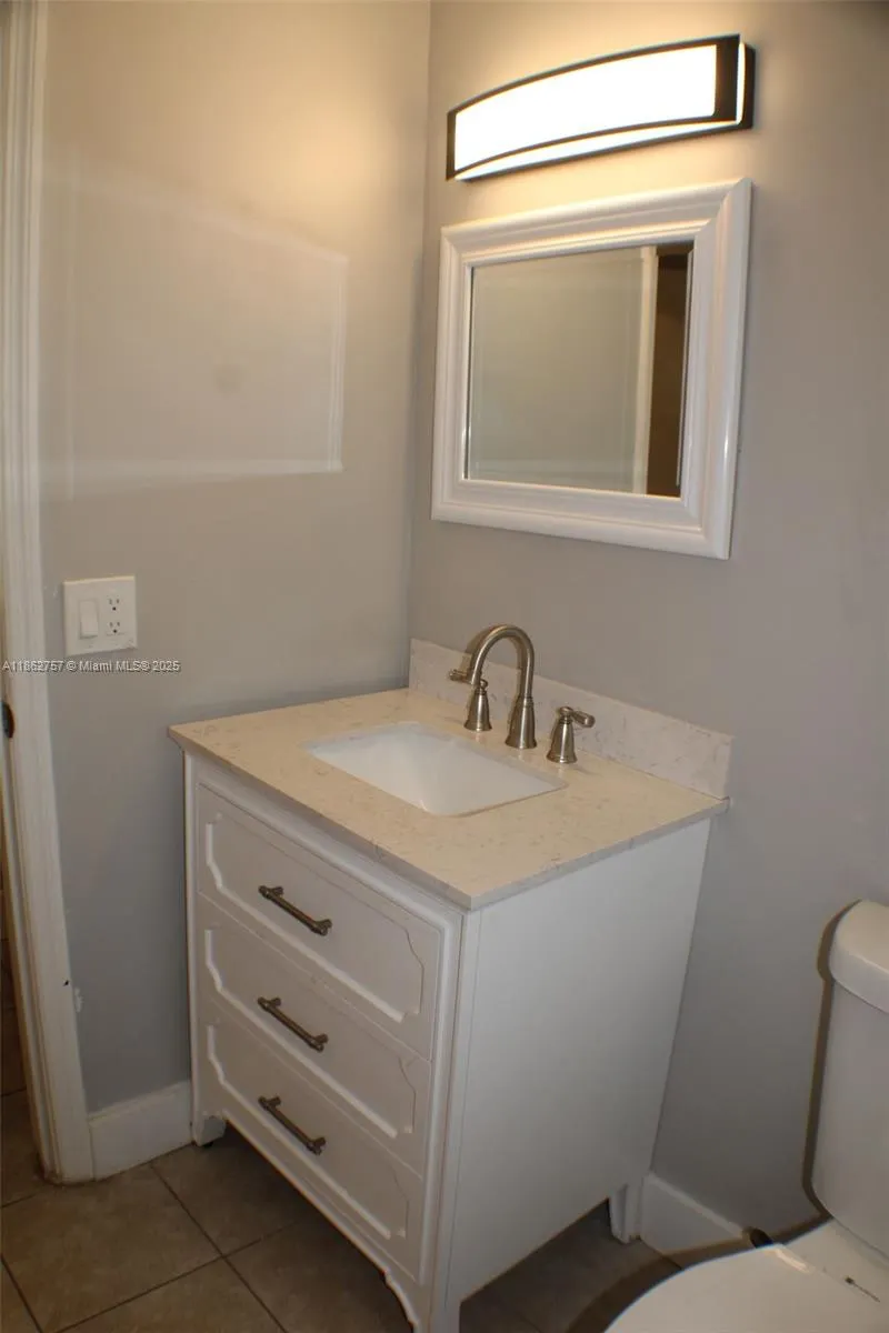3133 SW 13th St, #1-2