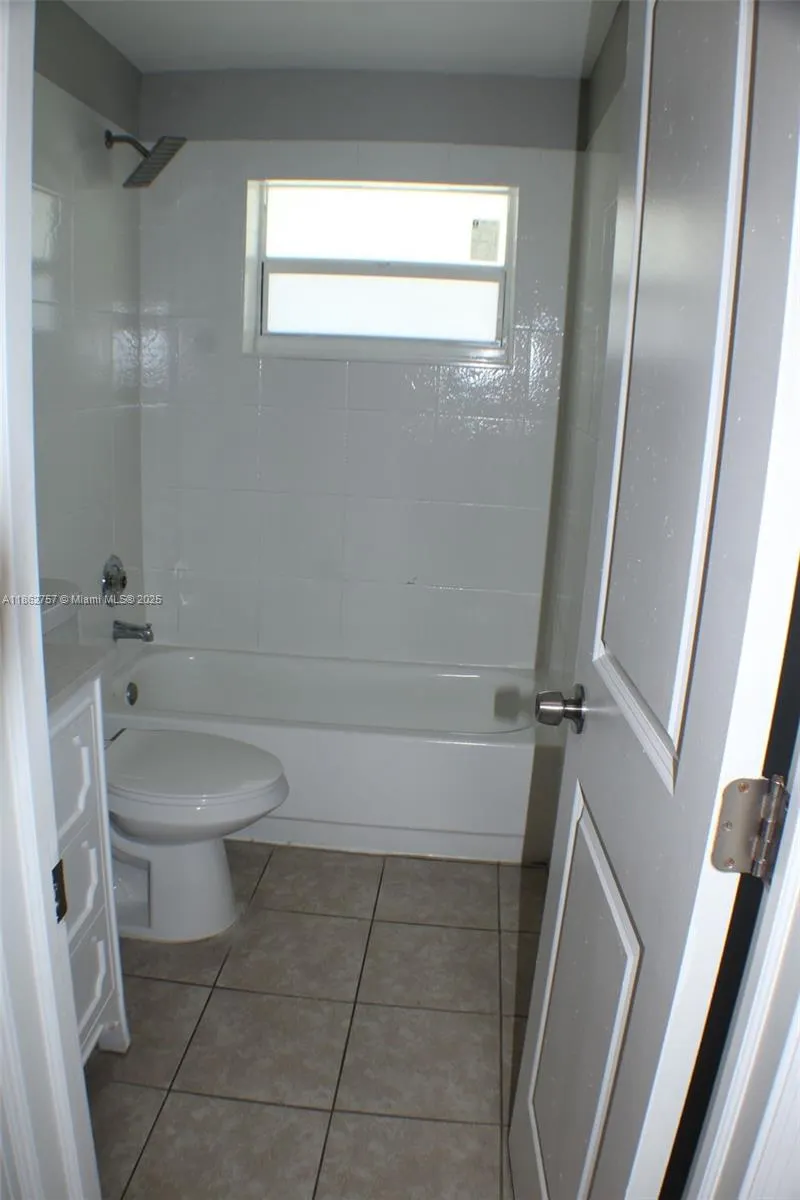 3133 SW 13th St, #1-2