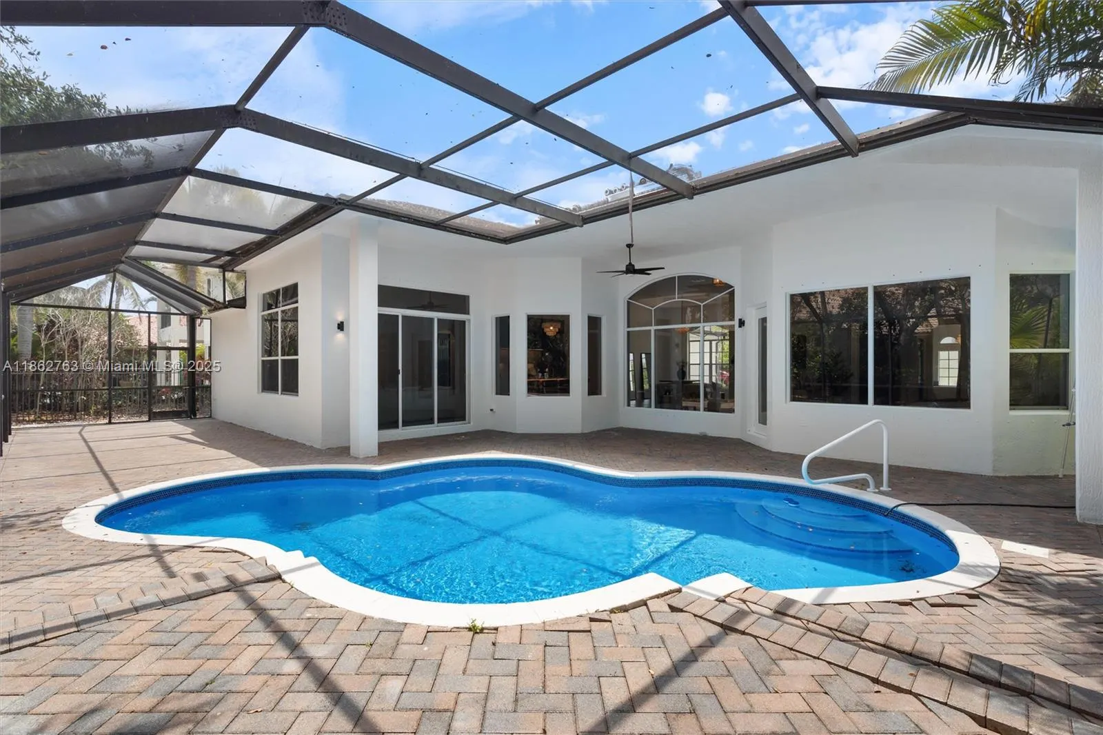 10275 Oak Meadow Ln
