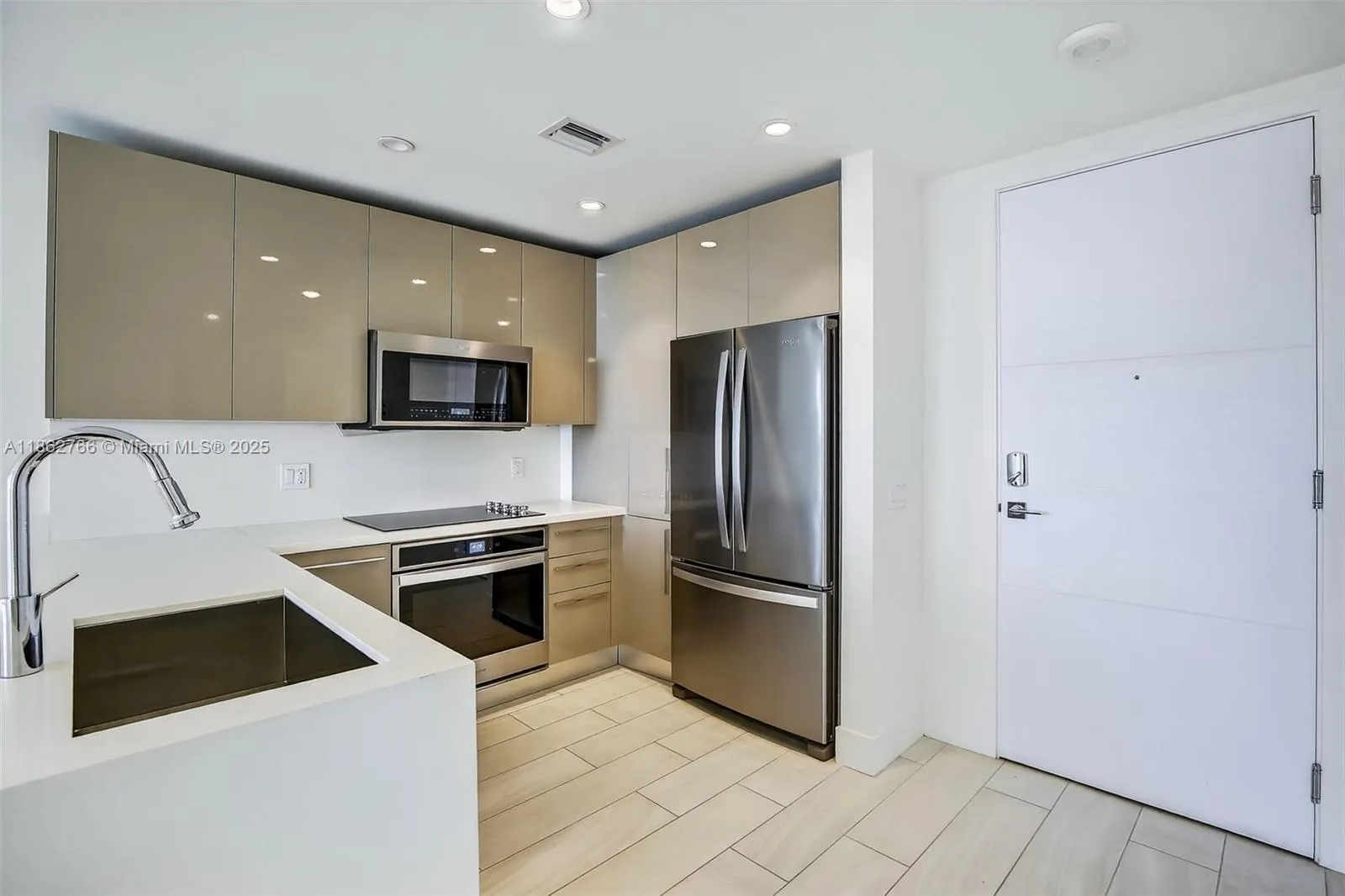 2000 Metropica Way, #2302