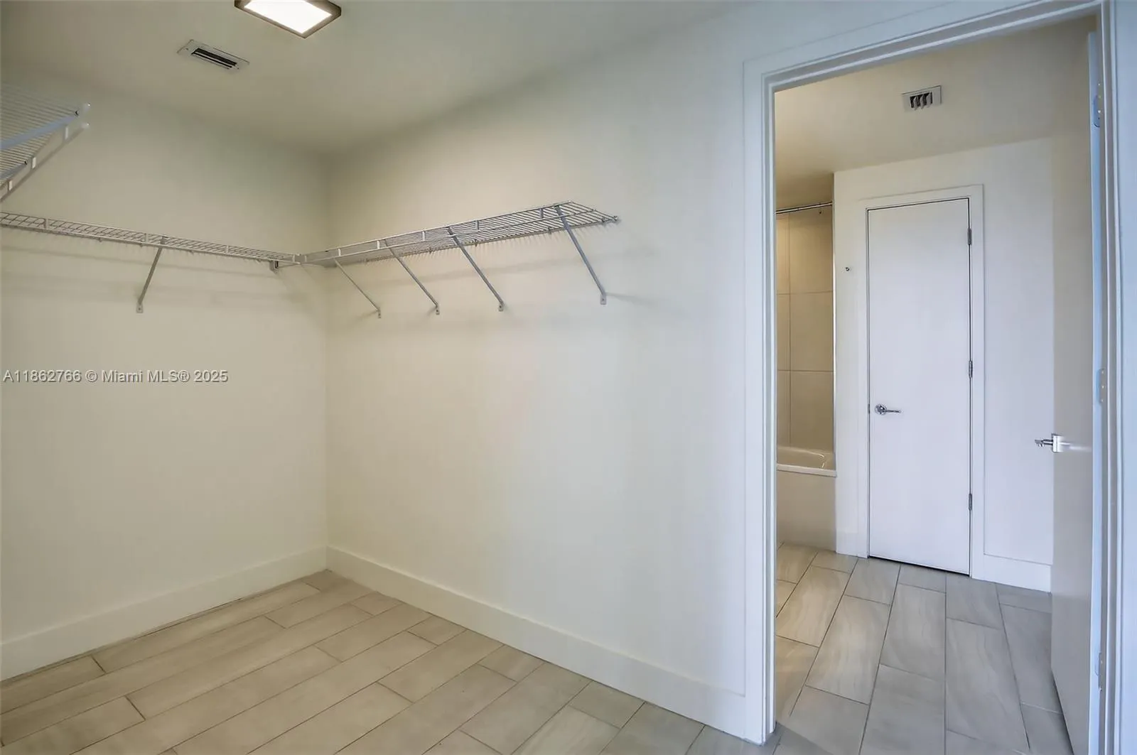 2000 Metropica Way, #2302