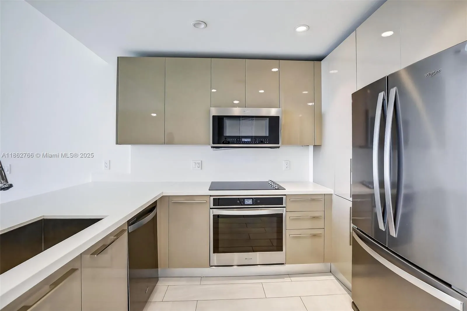 2000 Metropica Way, #2302