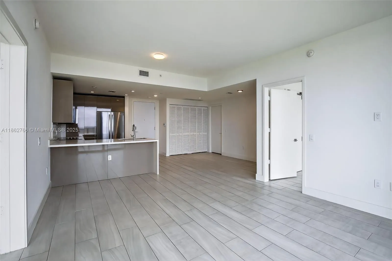 2000 Metropica Way, #2302