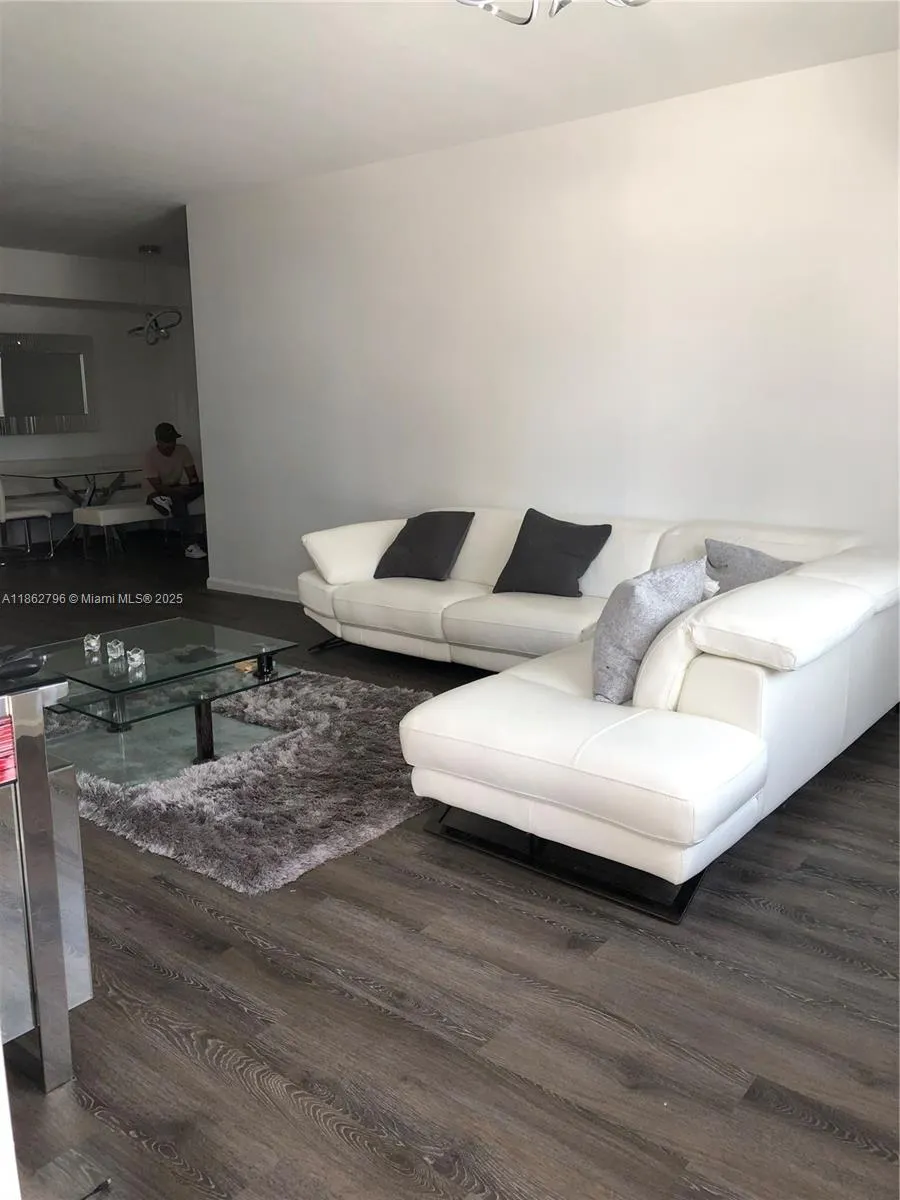 511 SE 5th Ave, #707