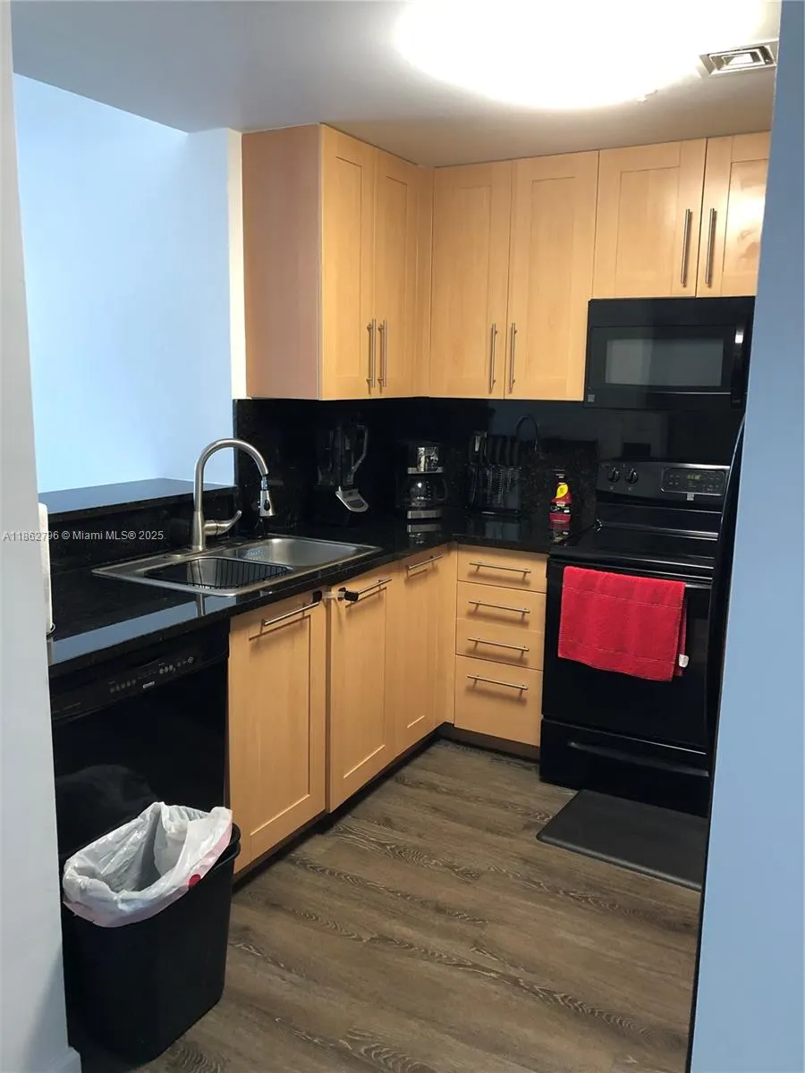 511 SE 5th Ave, #707