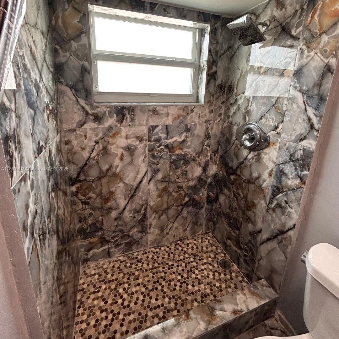 221 NE 24th St