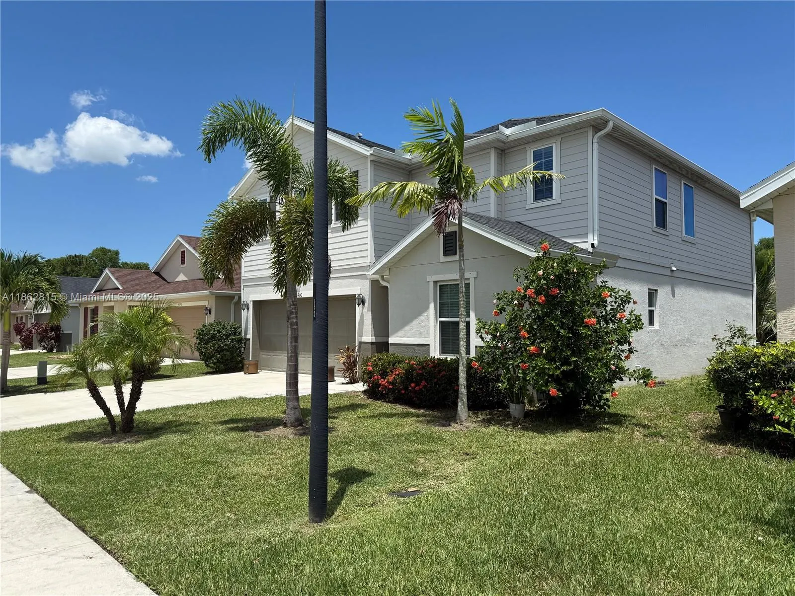5900 NW Pine Trail Cir