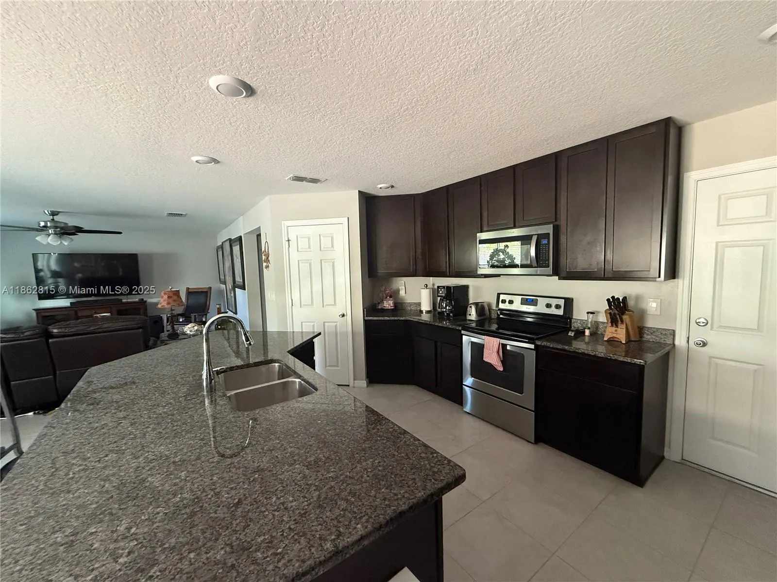 5900 NW Pine Trail Cir