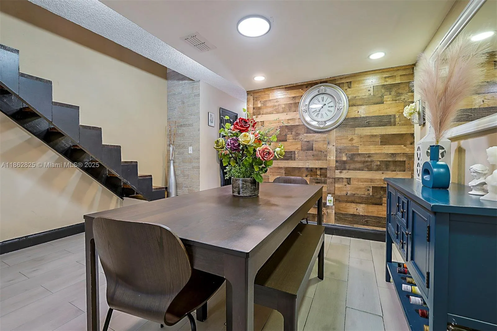 1705 W 57th St, #506