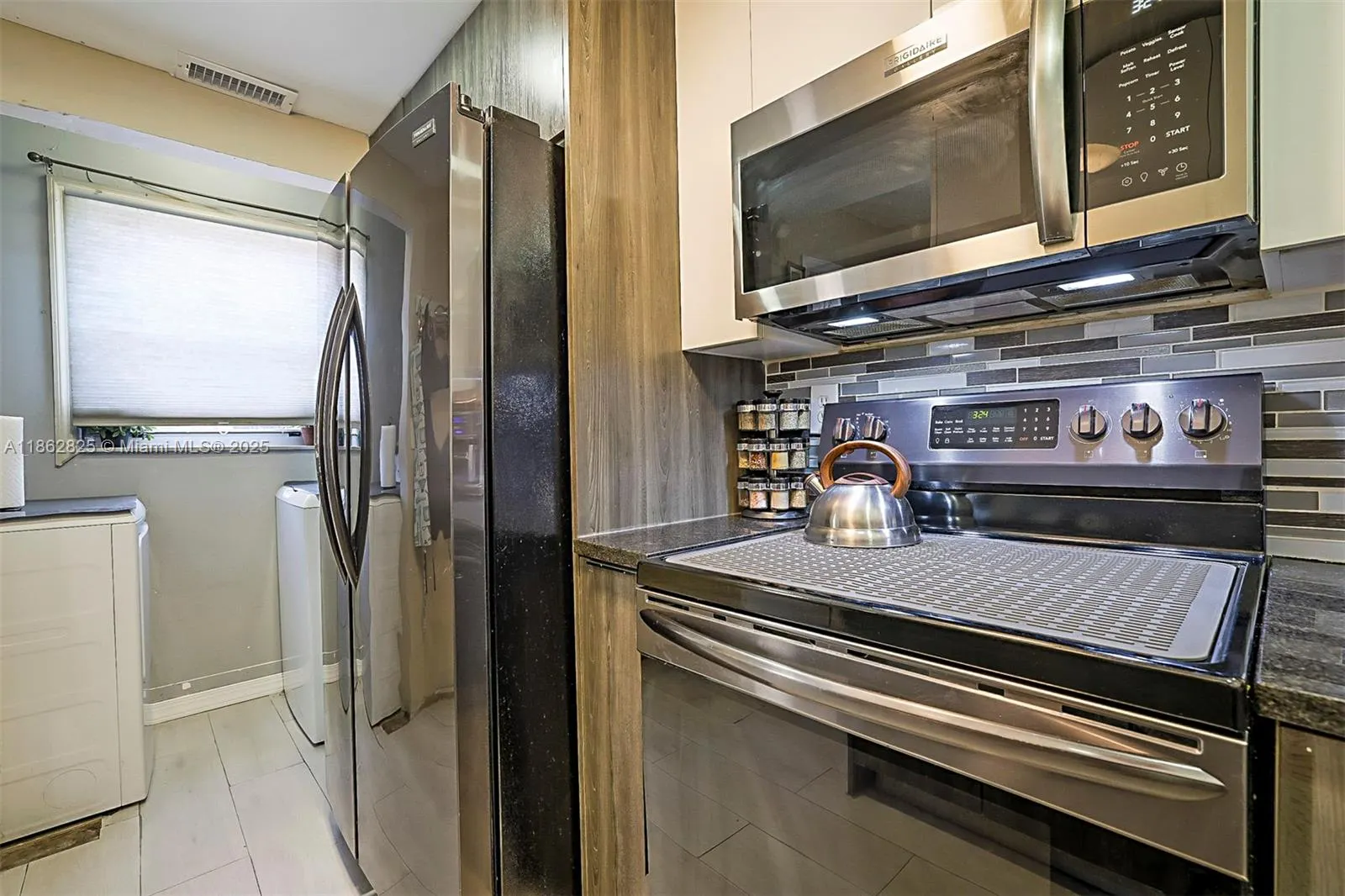 1705 W 57th St, #506