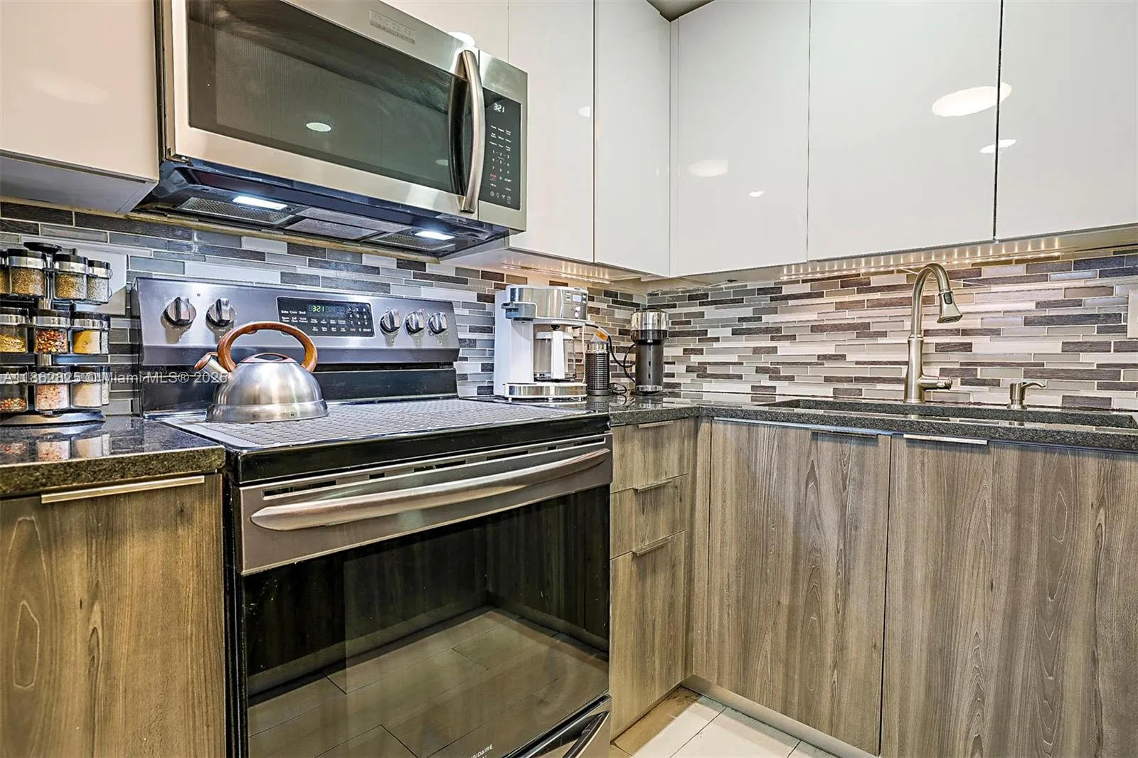 1705 W 57th St, #506