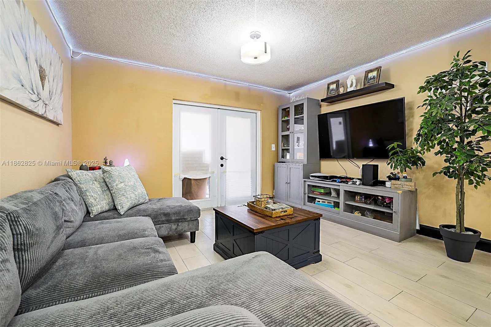 1705 W 57th St, #506