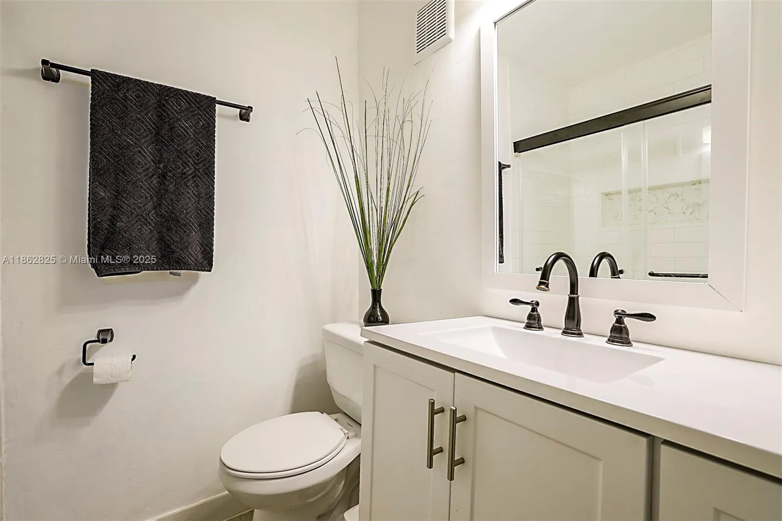 1705 W 57th St, #506