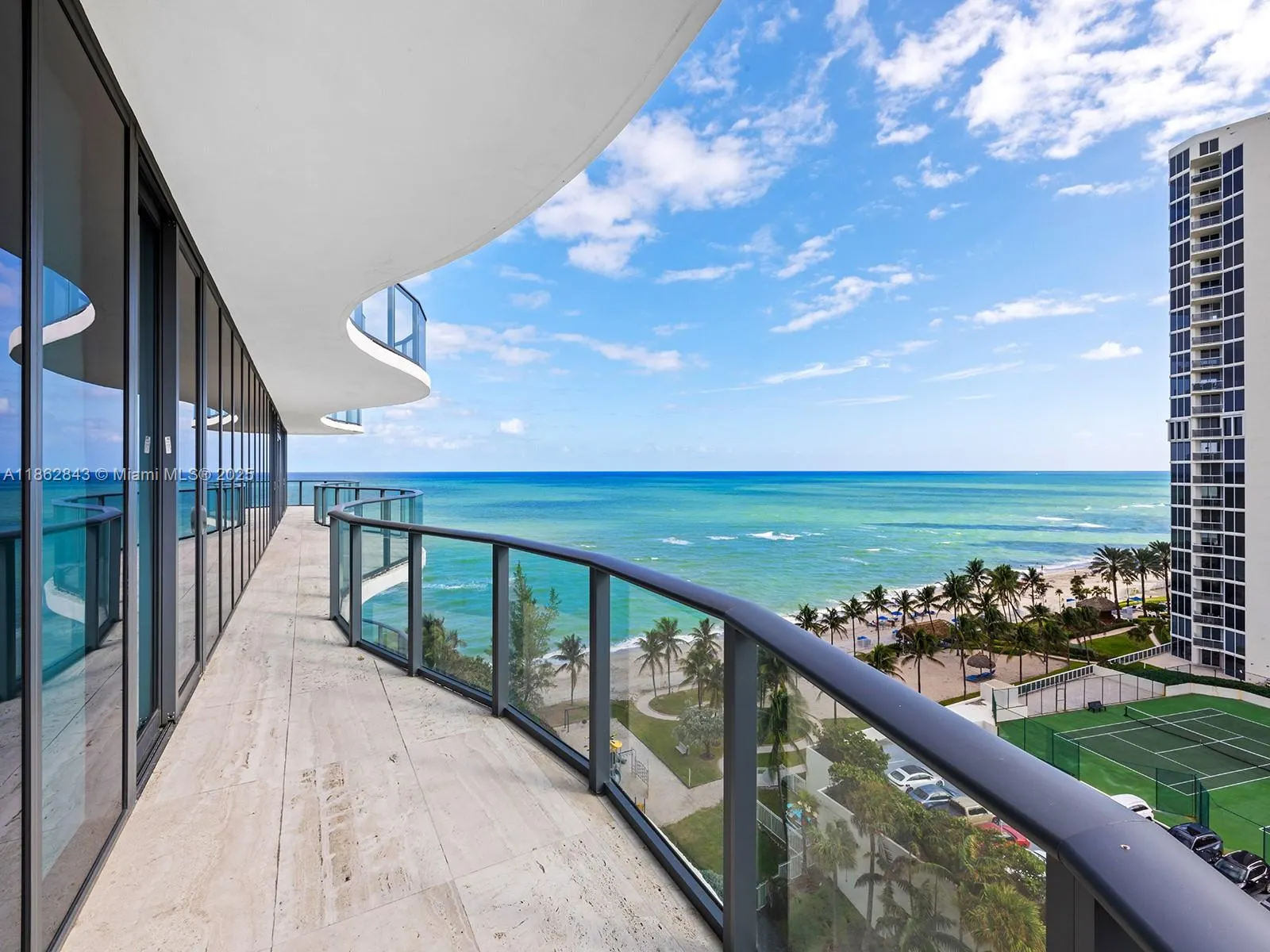 19575 Collins Ave, #9