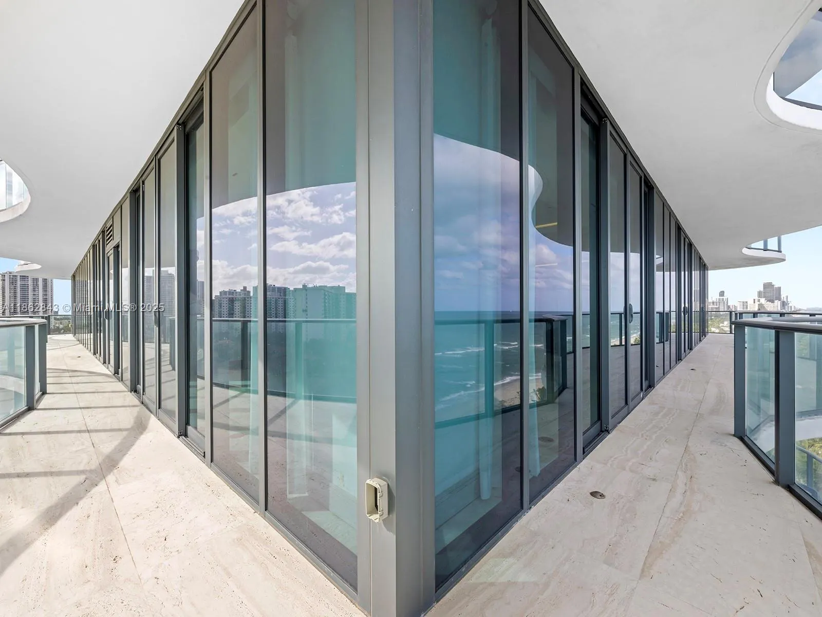 19575 Collins Ave, #9