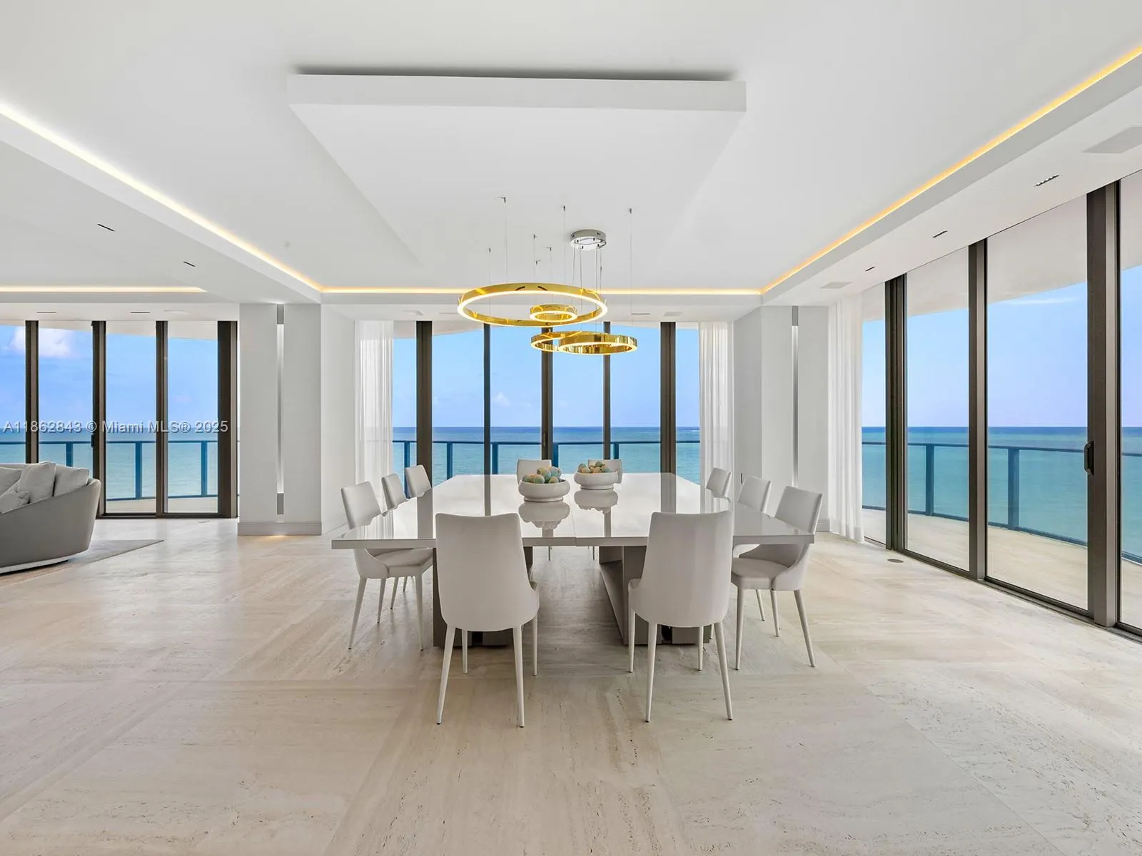 19575 Collins Ave, #9