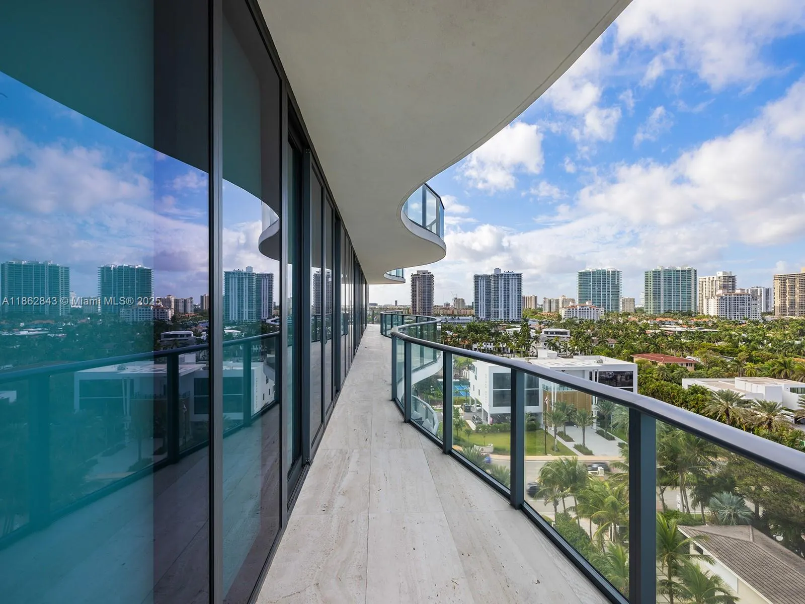 19575 Collins Ave, #9
