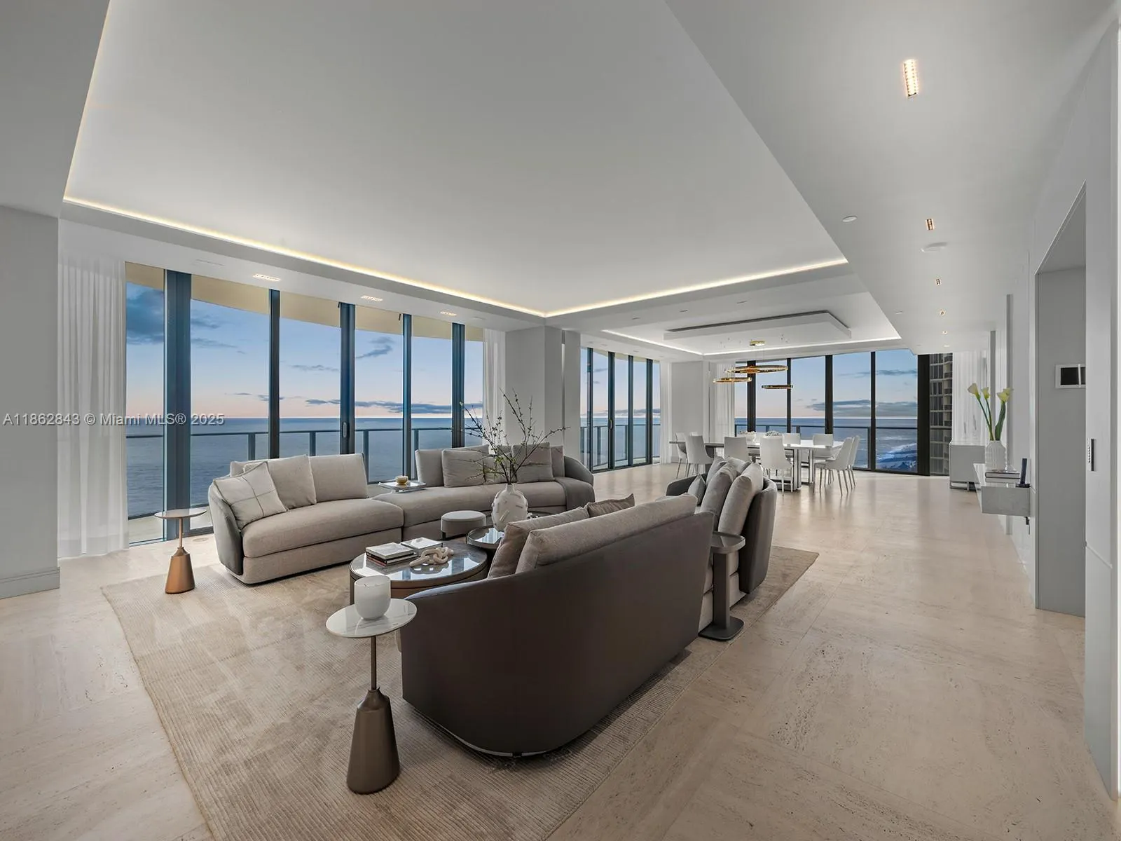 19575 Collins Ave, #9