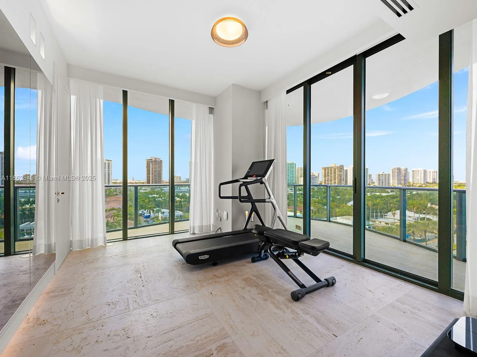 19575 Collins Ave, #9