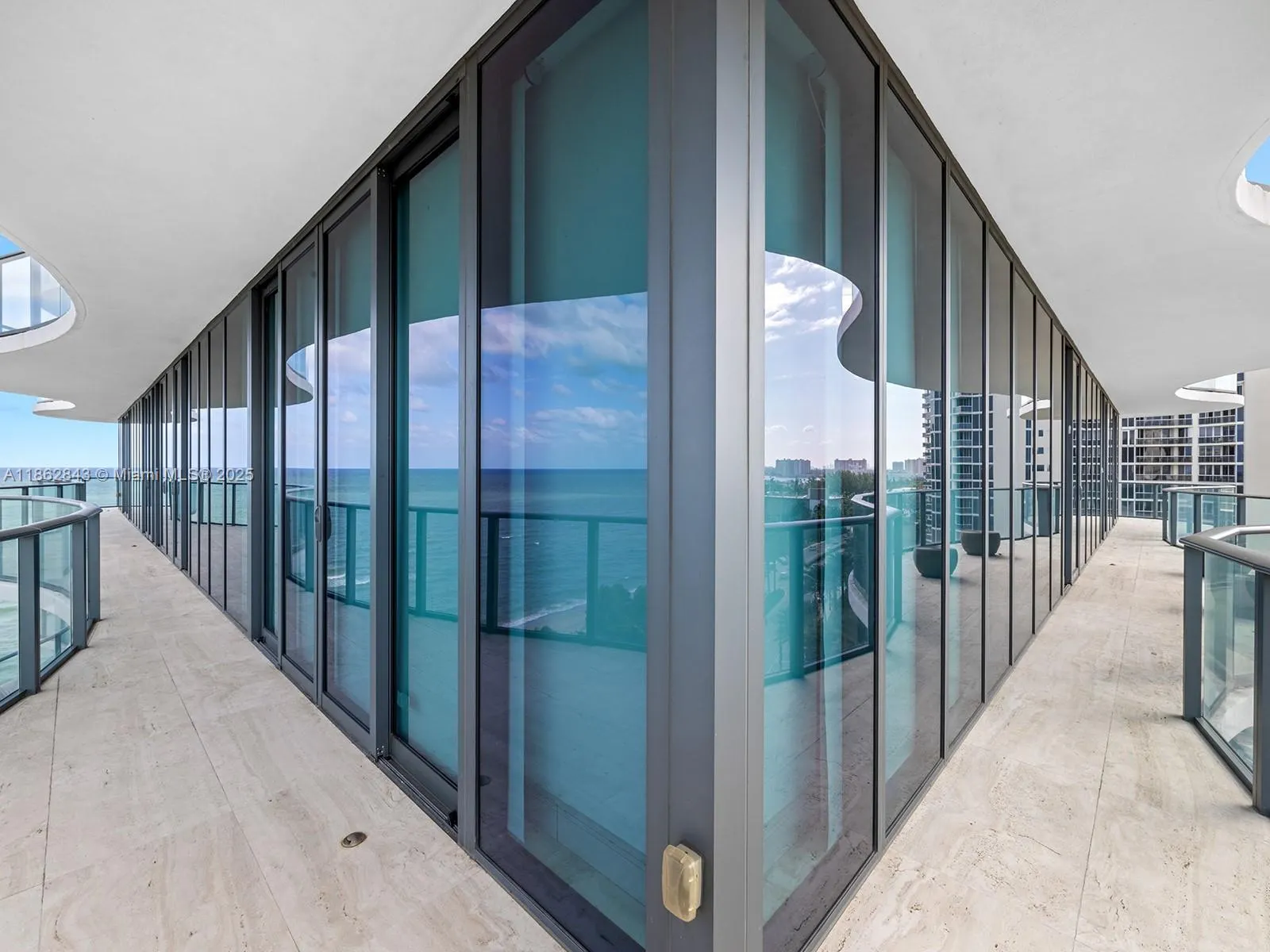 19575 Collins Ave, #9