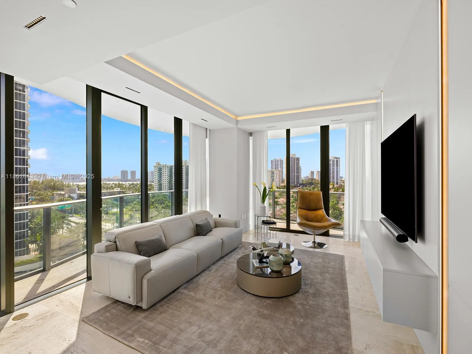 19575 Collins Ave, #9