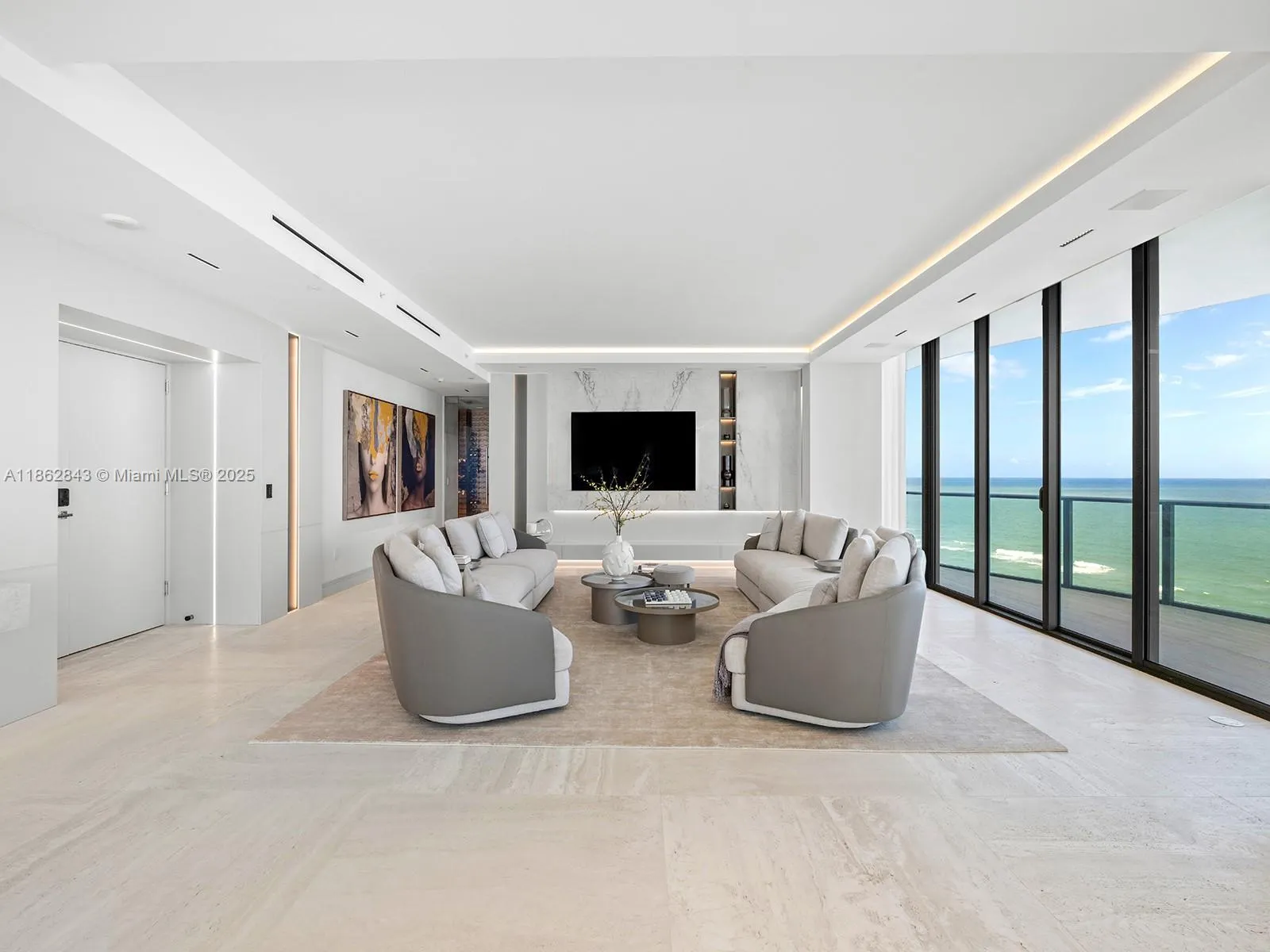19575 Collins Ave, #9