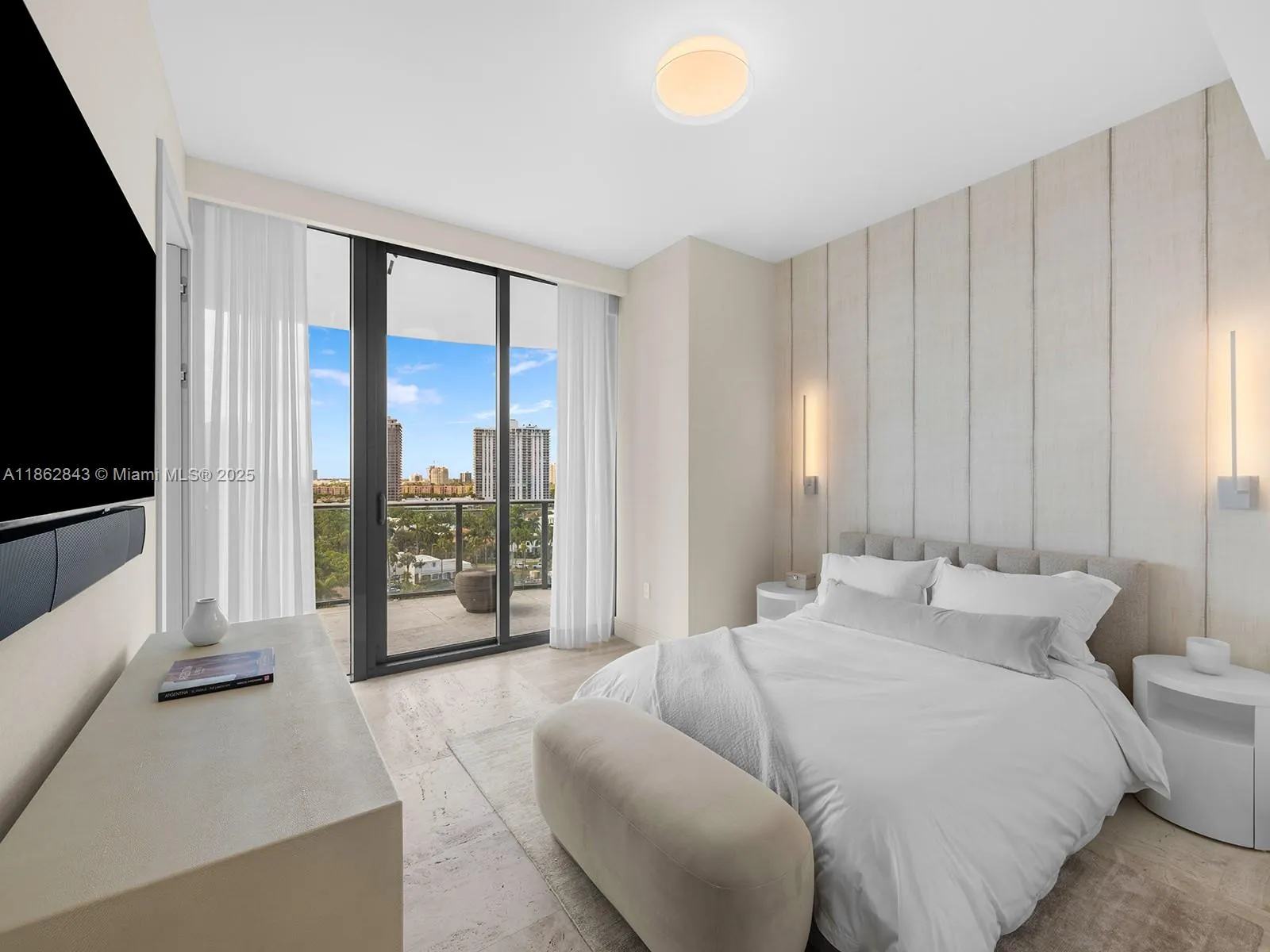 19575 Collins Ave, #9