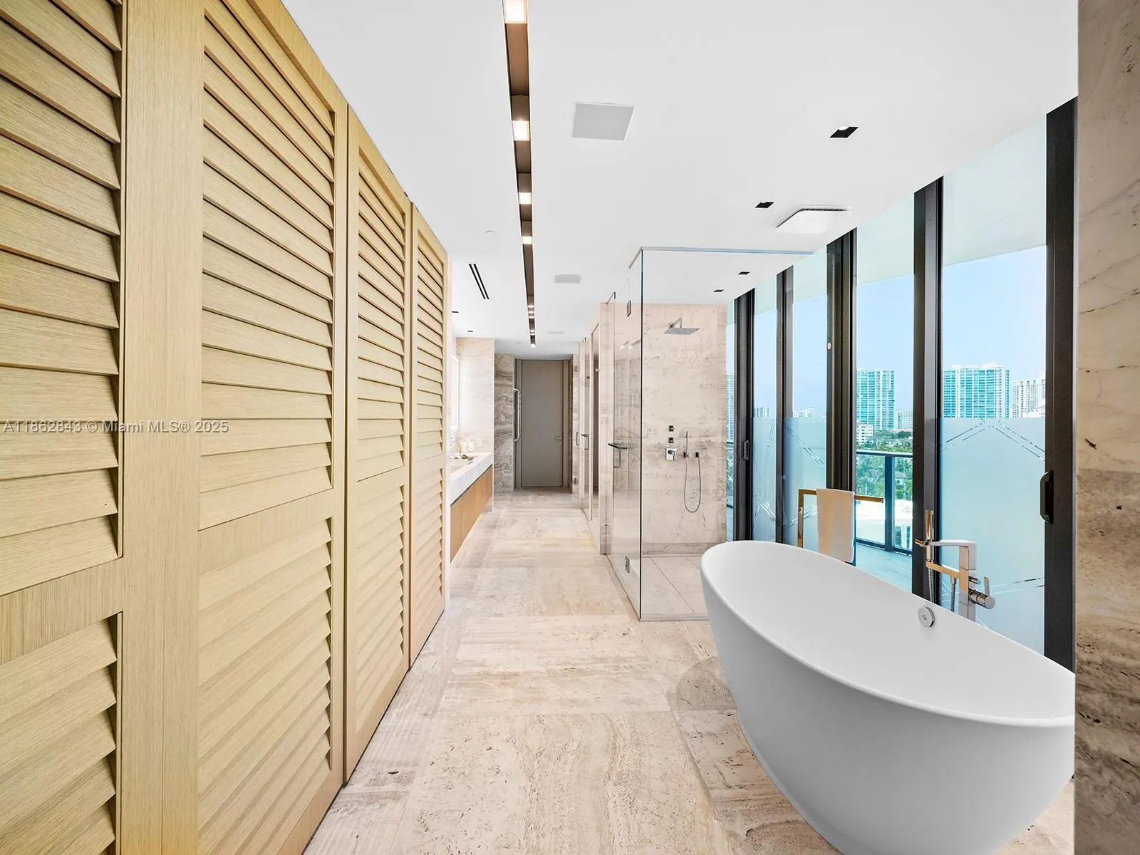 19575 Collins Ave, #9