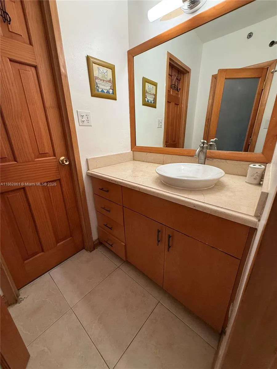 100 Lincoln Rd, #1405