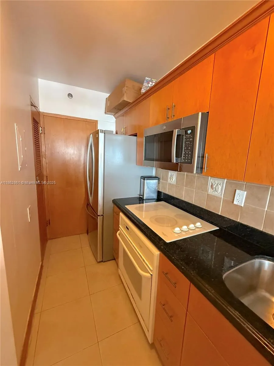 100 Lincoln Rd, #1405