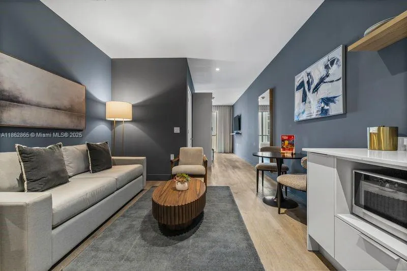 239 SW 9 Street, #602