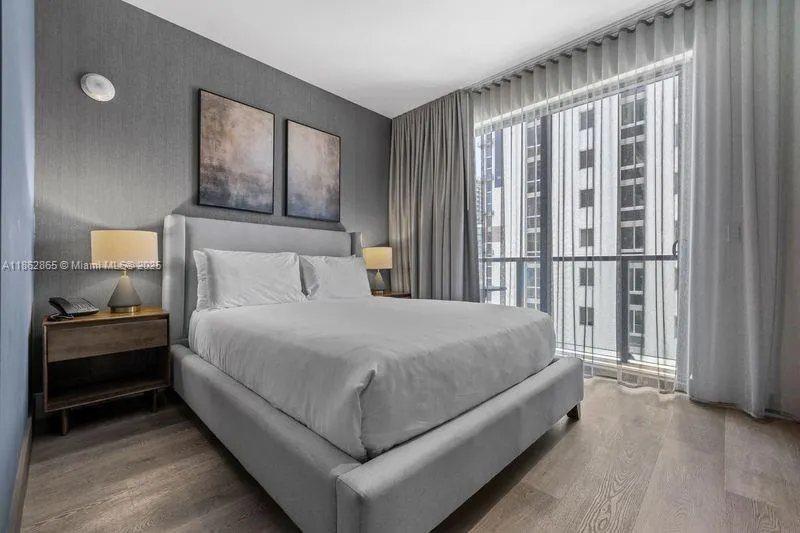 239 SW 9 Street, #602