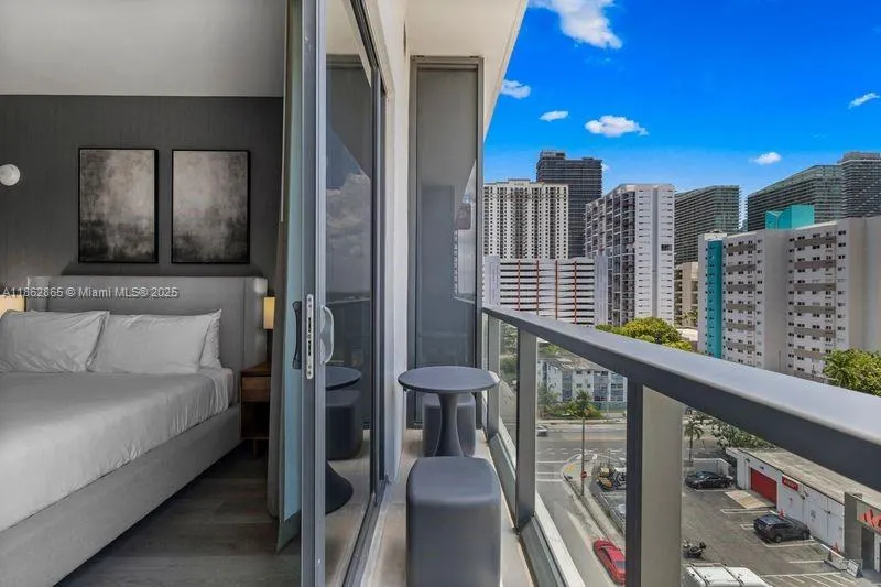 239 SW 9 Street, #602
