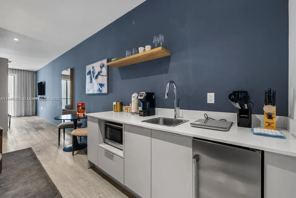 239 SW 9 Street, #602