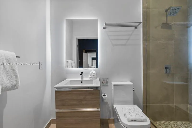 239 SW 9 Street, #602