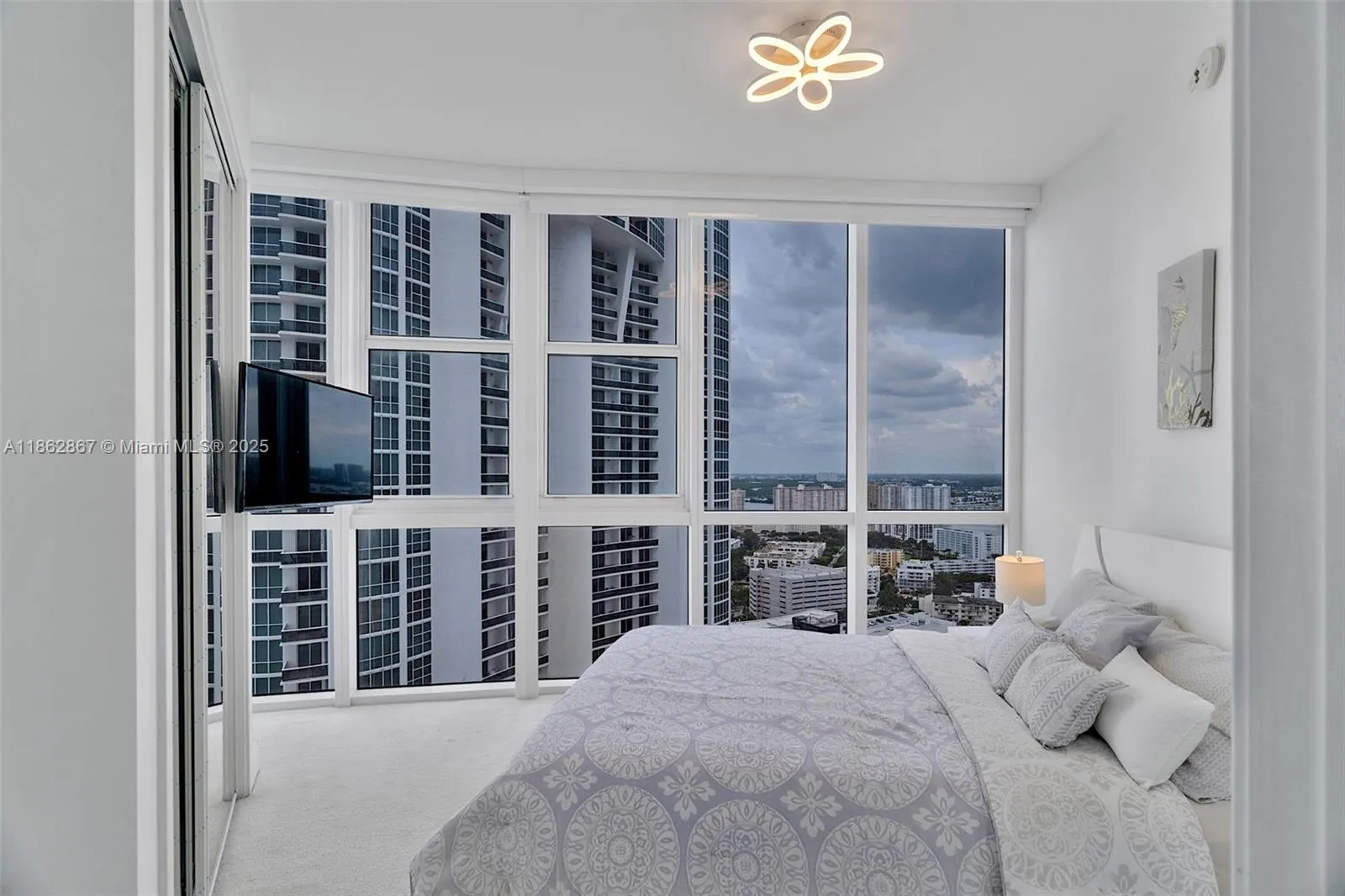 18201 Collins Ave, #4109A