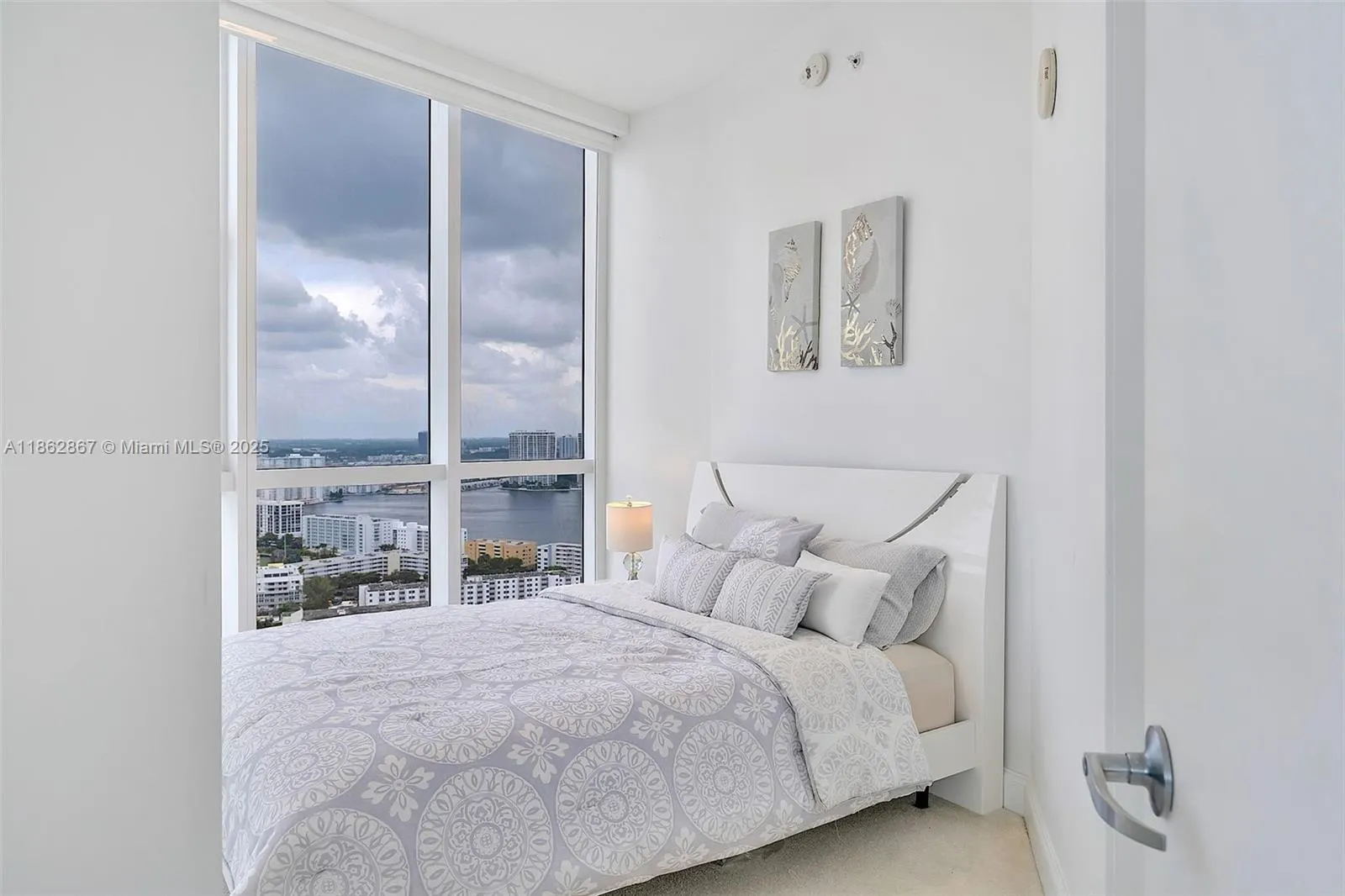 18201 Collins Ave, #4109A