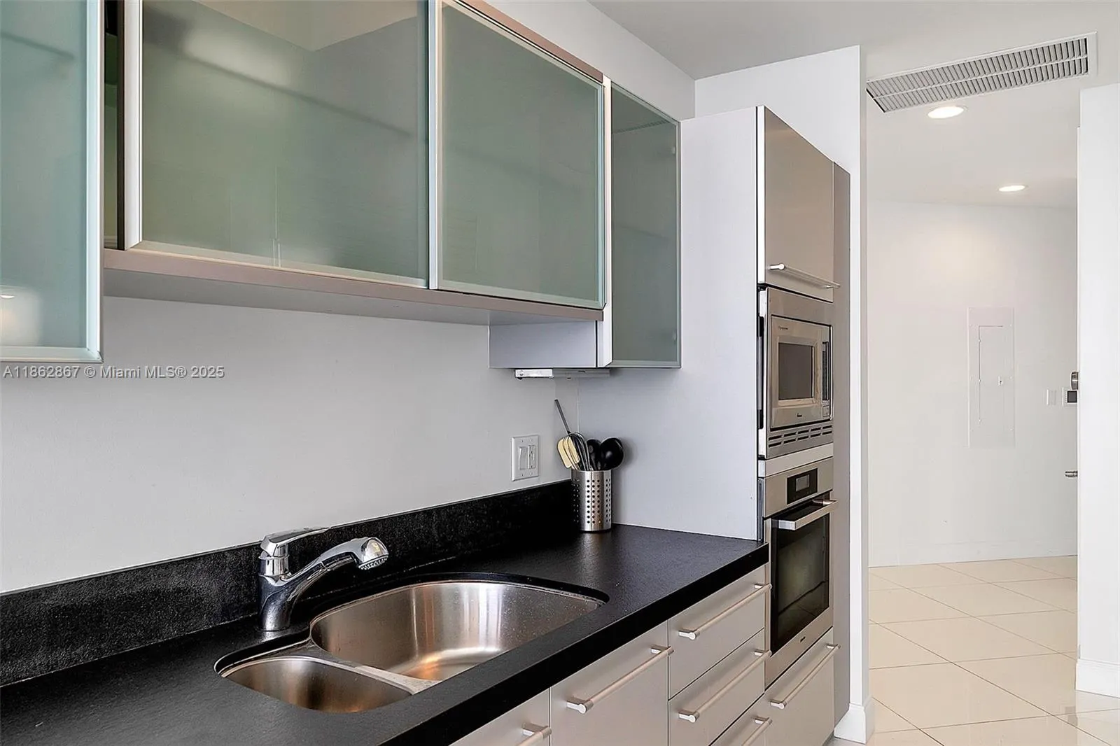 18201 Collins Ave, #4109A