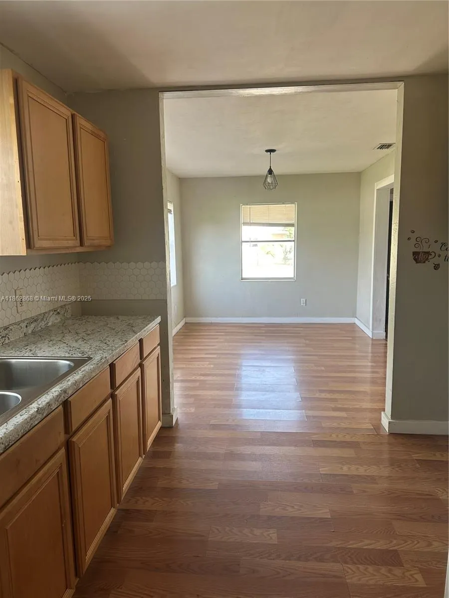 430 E TRINIDAD AVE