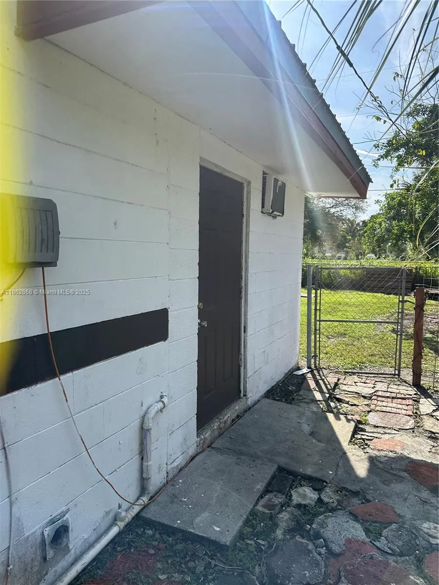 430 E TRINIDAD AVE