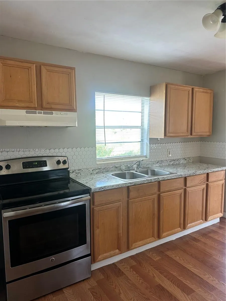 430 E TRINIDAD AVE
