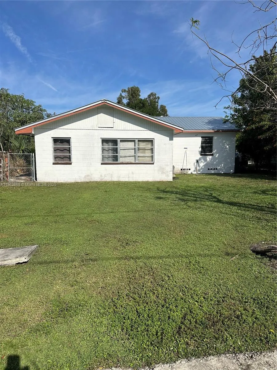 430 E TRINIDAD AVE
