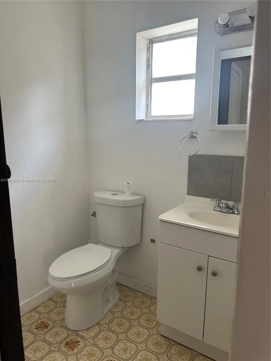 430 E TRINIDAD AVE