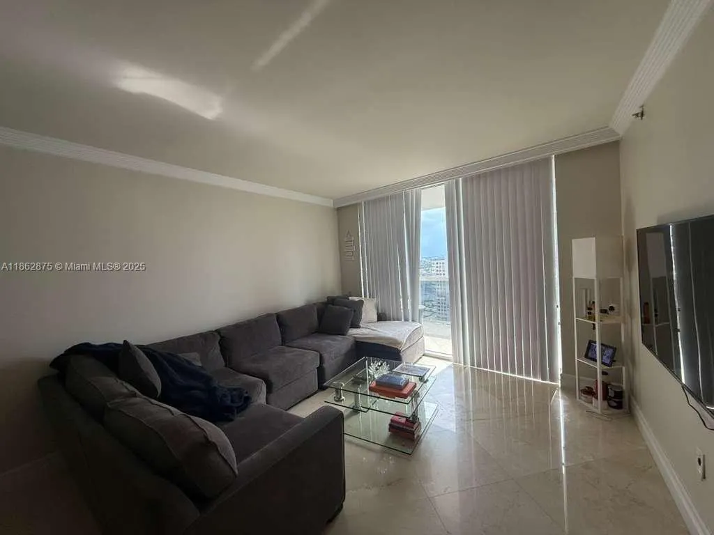 1800 S Ocean Dr, #1909