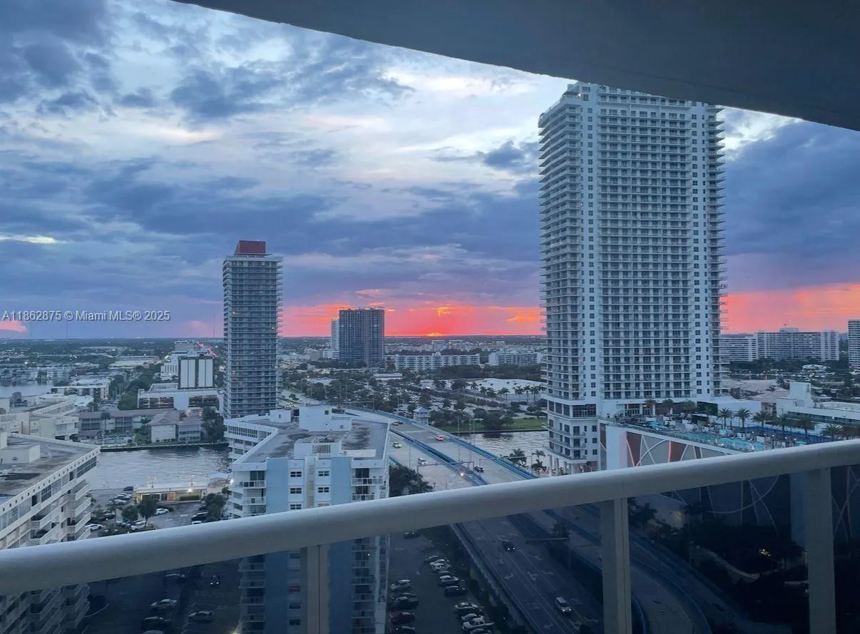 1800 S Ocean Dr, #1909