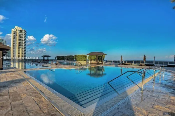 1800 S Ocean Dr, #1909