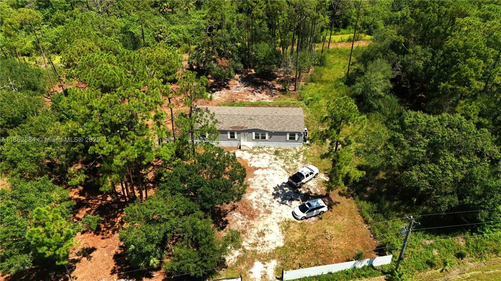 881 Woodland Blvd
