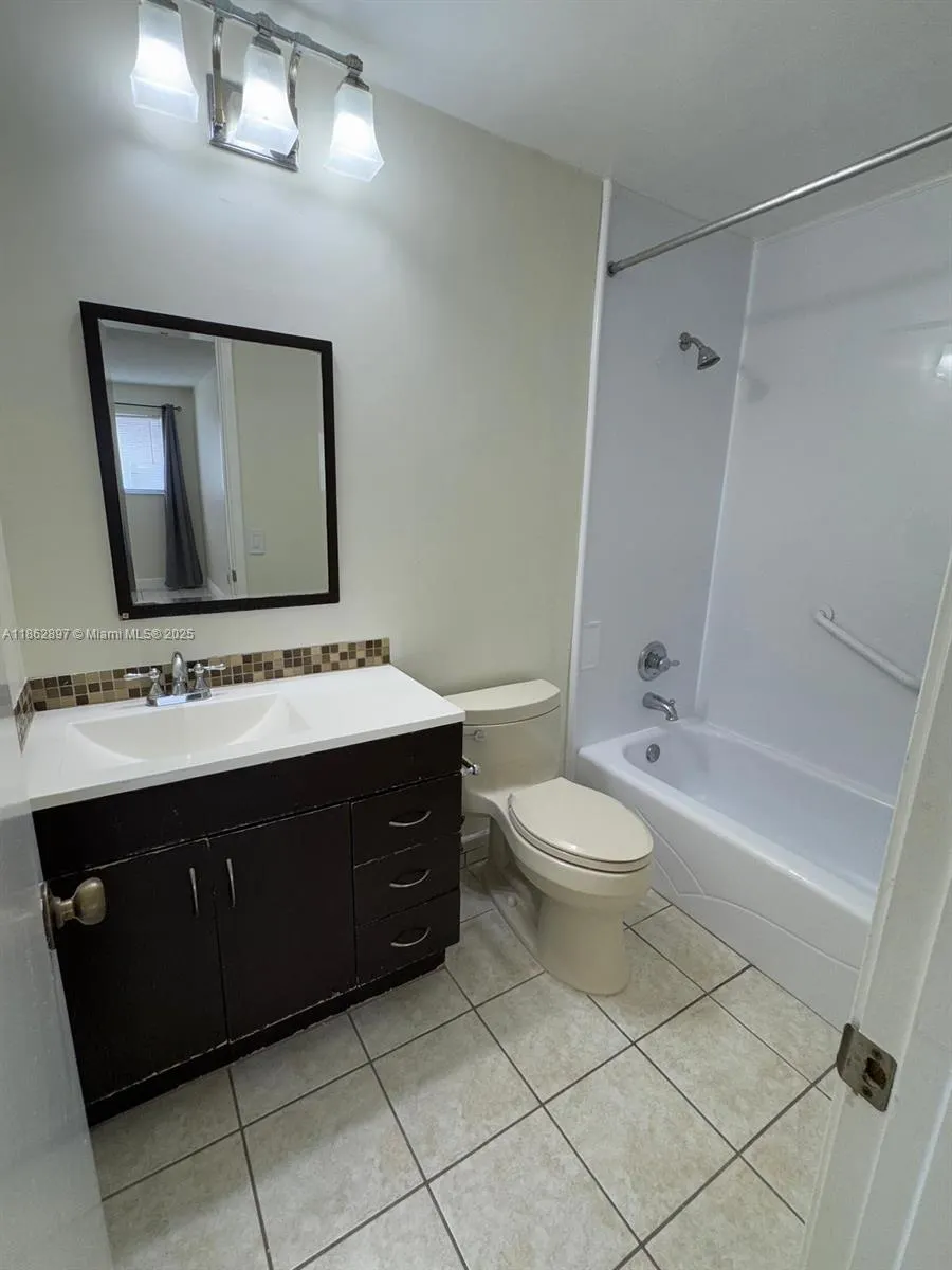 9707 Hammocks Blvd, #205