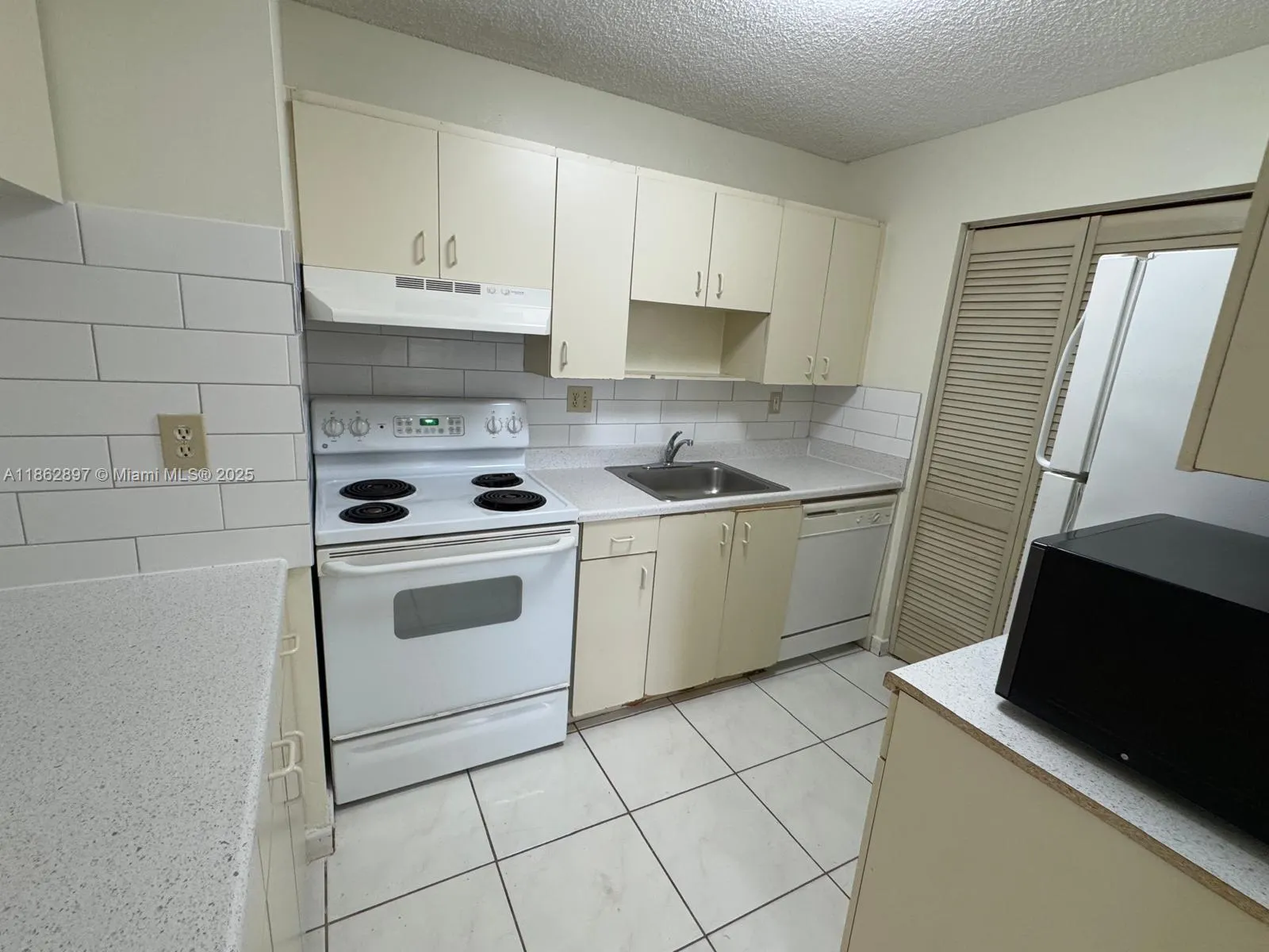 9707 Hammocks Blvd, #205